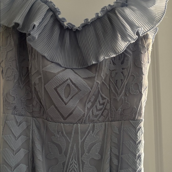 🌼🌼🌼Elegant Blue Ruffled Dress - Picture 2 of 8